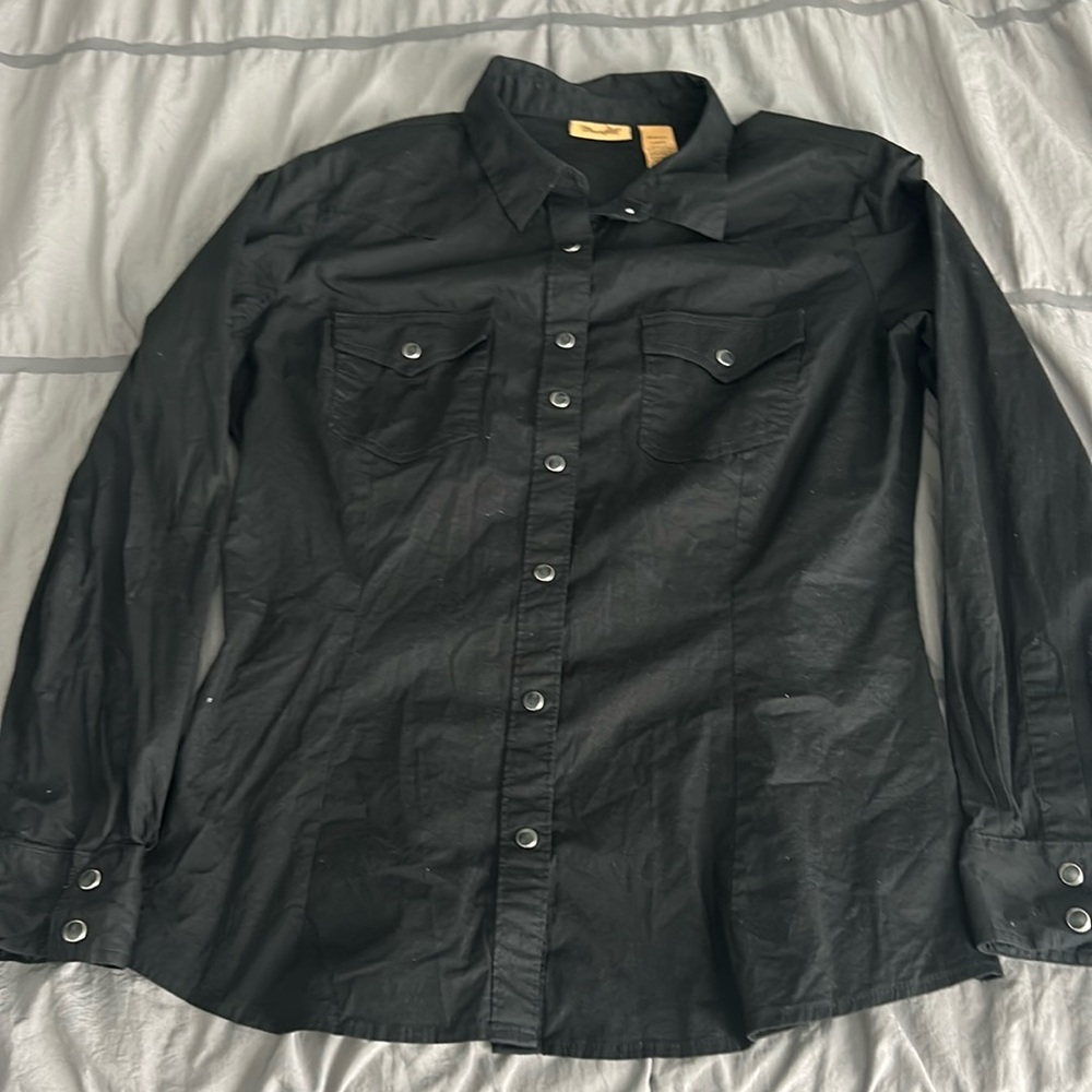 Women’s black Wrangler button down
